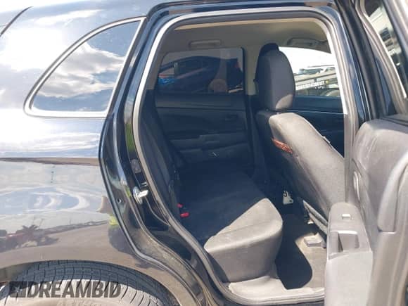 2015 Mitsubishi Outlander ES с VIN 4A4AP3AW9FE036228, выставлен на аукционе IAAI как лот 43318263 с пробегом 130 840 миль миль и . История ставок и продаж доступна на DreamBid. Изображение 8.