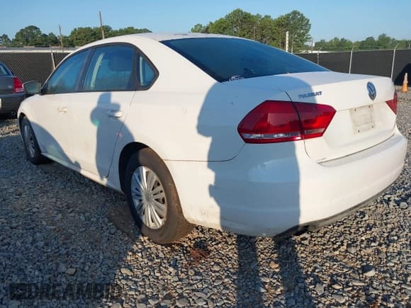 ✅ 2014 Volkswagen Passat Wolfsburg Edition • VIN: 1VWAS7A3XEC025832 • Лот: 42739086. Опубликован ранее на IAAI с пробегом 173 075 миль. Бесплатный доступ к архиву аукционных продаж из США и подробный отчёт об истории автомобиля на DreamBid. Изображение 3.