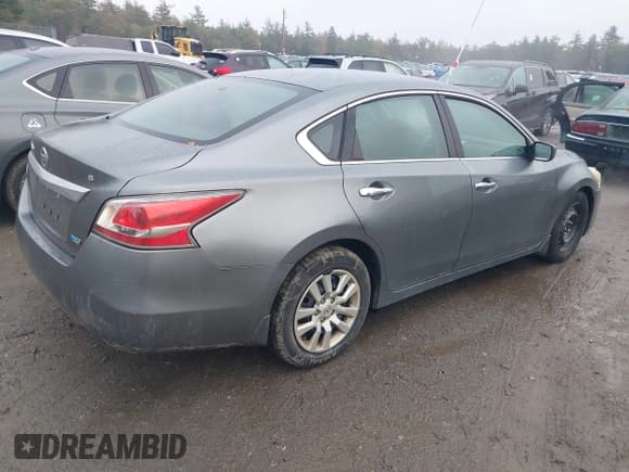 ✅ 2014 Nissan Altima SV • VIN: 1N4AL3AP9EC191745 • Lot: 43439905. Listed on IAAI with 201,606 mi. Free auction sales archive from the USA and detailed vehicle history report at DreamBid. Image 4.