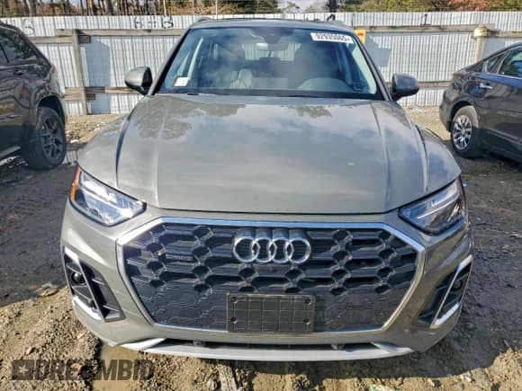 ✅ 2023 Audi Q5 Premium Plus • VIN: WA1E2BFY7P2107628 • Lot: 92935065. Wystawiony na Copart z przebiegiem 15 731 mil. Bezpłatny archiwum sprzedaży aukcyjnych z USA i szczegółowy raport historii pojazdu na DreamBid. Zdjęcie 5.