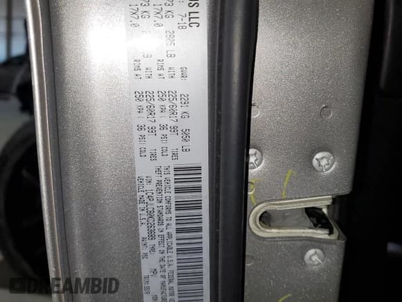 ✅ 2019 Jeep Cherokee Latitude • VIN: 1C4PJLCB0KD263689 • Lot: 92370365. Wystawiony na Copart z przebiegiem Nie podano. Bezpłatny archiwum sprzedaży aukcyjnych z USA i szczegółowy raport historii pojazdu na DreamBid. Zdjęcie 14.