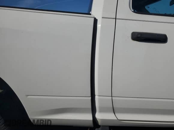 2017 Ram 1500 Tradesman z VIN 3C6JR6AG7HG786984, wystawiony jako Copart lot #81942525 z przebiegiem 118 280 mil mil oraz Szkoda całkowita • Salvage title. Historia ofert i sprzedaży dostępna na DreamBid. Obrazek 10.