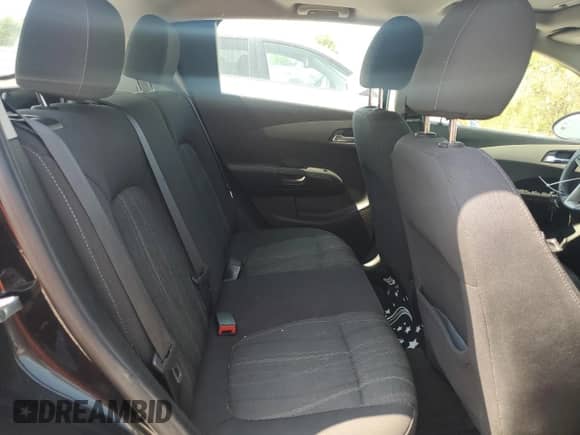 2014 Chevrolet Sonic LT z VIN 1G1JC6EH8E4224333, wystawiony jako Copart lot #68867264 z przebiegiem 80 086 mil mil oraz Czysty tytuł • Clean title. Historia ofert i sprzedaży dostępna na DreamBid. Obrazek 10.