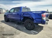 ✅ 2023 Toyota Tacoma SR • VIN: 3TMCZ5AN2PM641541 • Лот: 81251445. Опубликован ранее на Copart с пробегом 4 270 миль. Бесплатный доступ к архиву аукционных продаж из США и подробный отчёт об истории автомобиля на DreamBid. Изображение 2.