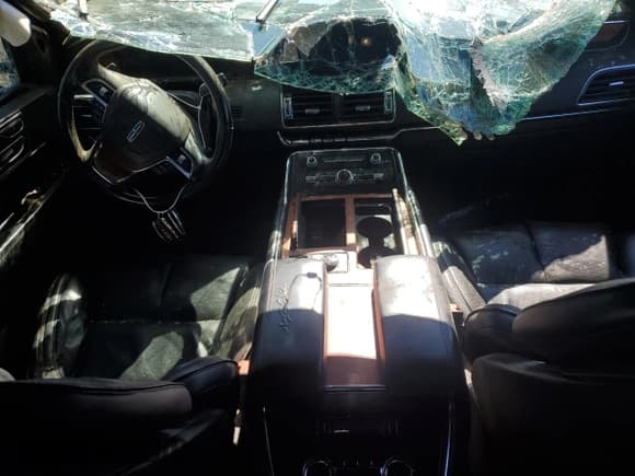 ✅ 2018 Lincoln Navigator Select • VIN: 5LMJJ2JT2JEL00738 • Lot: 86807765. Listed on Copart with 148,945 mi. Free auction sales archive from the USA and detailed vehicle history report at DreamBid. Image 8.