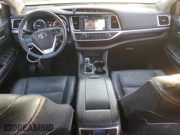 ✅ 2017 Toyota Highlander Limited • VIN: 5TDDZRFH7HS421411 • Lot: 90605505. Listed on Copart with 64,245 mi. Free auction sales archive from the USA and detailed vehicle history report at DreamBid. Image 8.