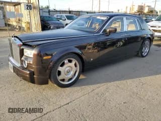 ✅ 2006 Rolls-Royce Phantom • VIN: SCA1S684X6UX08208 • Lot: 77905764. Wystawiony na Copart z przebiegiem 108 986 mil. Bezpłatny archiwum sprzedaży aukcyjnych z USA i szczegółowy raport historii pojazdu na DreamBid. Zdjęcie 1.
