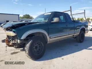 1998 Chevrolet S-10 LS z VIN 1GCCS19X0W8147104, wystawiony jako Copart lot #72366784 z przebiegiem Nie podano mil oraz Szkoda całkowita • Salvage title. Historia ofert i sprzedaży dostępna na DreamBid. Obrazek 2.