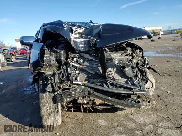 ✅ 2023 Chevrolet Suburban Premier • VIN: 1GNSKFKL9PR513242 • Lot: 84558004. Wystawiony na Copart z przebiegiem Nie podano. Bezpłatny archiwum sprzedaży aukcyjnych z USA i szczegółowy raport historii pojazdu na DreamBid. Zdjęcie 11.