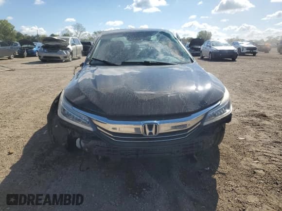 ✅ 2017 Honda Accord Touring • VIN: 1HGCR3F94HA003856 • Lot: 82158625. Wystawiony na Copart z przebiegiem Nie podano. Bezpłatny archiwum sprzedaży aukcyjnych z USA i szczegółowy raport historii pojazdu na DreamBid. Zdjęcie 5.