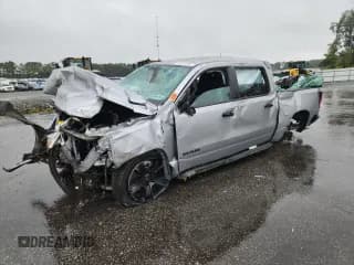 ✅ 2022 Ram 1500 Big Horn • VIN: 1C6RREFT1NN320411 • Lot: 84242395. Wystawiony na Copart z przebiegiem Nie podano. Bezpłatny archiwum sprzedaży aukcyjnych z USA i szczegółowy raport historii pojazdu na DreamBid. Zdjęcie 1.