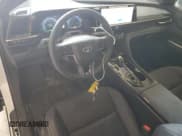 ✅ 2025 Toyota Crown XLE • VIN: JTDACAAJ0S3017083 • Lot: 80668275. Wystawiony na Copart z przebiegiem 2 660 mil. Bezpłatny archiwum sprzedaży aukcyjnych z USA i szczegółowy raport historii pojazdu na DreamBid. Zdjęcie 8.