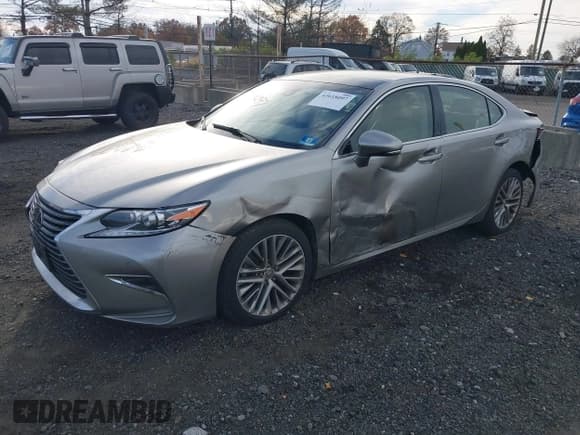 ✅ 2016 Lexus ES 330 • VIN: JTHBK1GG1G2232938 • Lot: 43618097. Listed on IAAI with 146,745 mi. Free auction sales archive from the USA and detailed vehicle history report at DreamBid. Image 17.