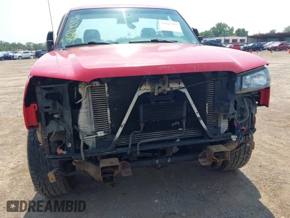 ✅ 2003 Chevrolet Silverado 2500HD • VIN: 1GCHC24173E221143 • Lot: 42827152. Wystawiony na IAAI z przebiegiem 419 152 mil. Bezpłatny archiwum sprzedaży aukcyjnych z USA i szczegółowy raport historii pojazdu na DreamBid. Zdjęcie 6.