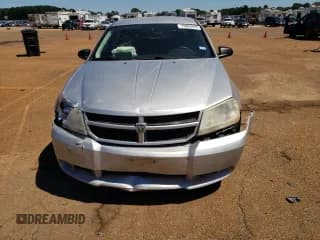 ✅ 2010 Dodge Avenger SXT • VIN: 1B3CC4FB9AN167113 • Lot: 70869944. Wystawiony na Copart z przebiegiem 130 651 mil. Bezpłatny archiwum sprzedaży aukcyjnych z USA i szczegółowy raport historii pojazdu na DreamBid. Zdjęcie 5.
