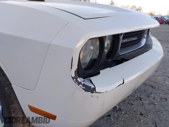 ✅ 2010 Dodge Challenger R/T Classic • VIN: 2B3CJ5DT5AH111556 • Lot: 41041265. Wystawiony na IAAI z przebiegiem 266 000 mil. Bezpłatny archiwum sprzedaży aukcyjnych z USA i szczegółowy raport historii pojazdu na DreamBid. Zdjęcie 17.