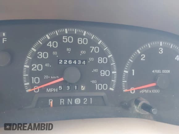 ✅ 1998 Ford Expedition XLT • VIN: 1FMPU18L4WLC08053 • Lot: 42544721. Wystawiony na IAAI z przebiegiem 226 434 mil. Bezpłatny archiwum sprzedaży aukcyjnych z USA i szczegółowy raport historii pojazdu na DreamBid. Zdjęcie 7.