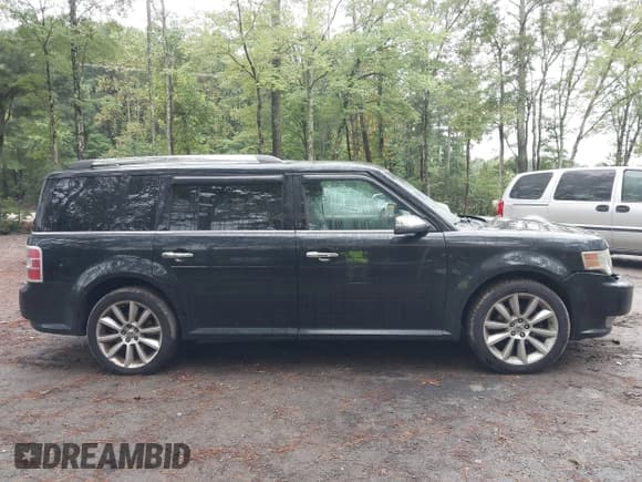 ✅ 2011 Ford Flex Limited • VIN: 2FMGK5DC4BBD05718 • Lot: 43250116. Wystawiony na IAAI z przebiegiem 243 935 mil. Bezpłatny archiwum sprzedaży aukcyjnych z USA i szczegółowy raport historii pojazdu na DreamBid. Zdjęcie 13.