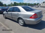 ✅ 2004 Mercedes-Benz C 240 • VIN: WDBRF61J74E017675 • Lot: 43070672. Wystawiony na IAAI z przebiegiem Nie podano. Bezpłatny archiwum sprzedaży aukcyjnych z USA i szczegółowy raport historii pojazdu na DreamBid. Zdjęcie 3.