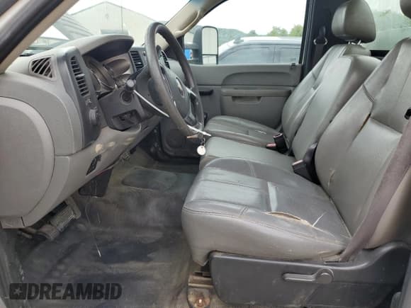 ✅ 2011 Chevrolet Silverado 2500HD Work Truck • VIN: 1GB0CVCG1BF180235 • Lot: 69013585. Wystawiony na Copart z przebiegiem 359 573 mil. Bezpłatny archiwum sprzedaży aukcyjnych z USA i szczegółowy raport historii pojazdu na DreamBid. Zdjęcie 7.