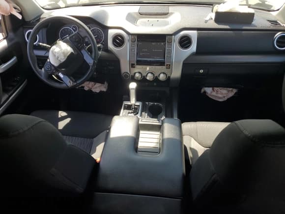 ✅ 2017 Toyota Tundra SR5 • VIN: 5TFDY5F16HX660845 • Lot: 66037125. Listed on Copart with 99,346 mi. Free auction sales archive from the USA and detailed vehicle history report at DreamBid. Image 8.