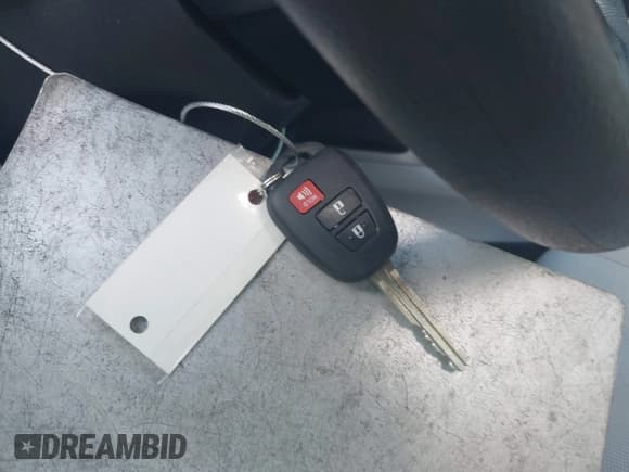 ✅ 2025 Toyota Corolla Cross L • VIN: 7MUAAAAG9SV145854 • Lot: 43713390. Wystawiony na IAAI z przebiegiem 3 767 mil. Bezpłatny archiwum sprzedaży aukcyjnych z USA i szczegółowy raport historii pojazdu na DreamBid. Zdjęcie 11.