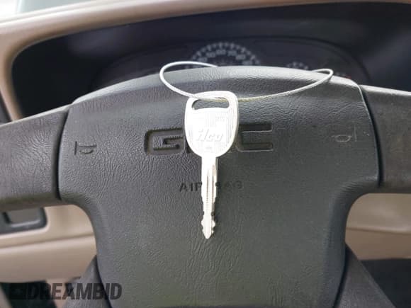 ✅ 2006 GMC Sierra 1500 Work Truck • VIN: 1GTEC14X26Z127041 • Lot: 41758516. Listed on IAAI with 248,764 mi. Free auction sales archive from the USA and detailed vehicle history report at DreamBid. Image 11.