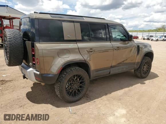 ✅ 2022 Land Rover Defender SE • VIN: SALEPERUXN2062546 • Lot: 56602675. Wystawiony na Copart z przebiegiem 58 598 mil. Bezpłatny archiwum sprzedaży aukcyjnych z USA i szczegółowy raport historii pojazdu na DreamBid. Zdjęcie 3.