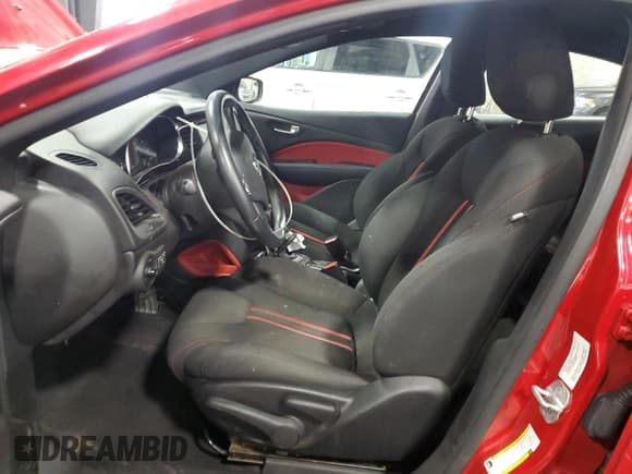 ✅ 2013 Dodge Dart Rallye • VIN: 1C3CDFBH5DD231518 • Lot: 87380505. Wystawiony na Copart z przebiegiem 99 127 mil. Bezpłatny archiwum sprzedaży aukcyjnych z USA i szczegółowy raport historii pojazdu na DreamBid. Zdjęcie 7.