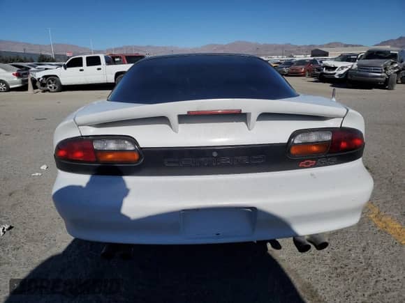 2002 Chevrolet Camaro Z28 z VIN 2G1FP22G922146192, wystawiony jako Copart lot #87924525 z przebiegiem 151 770 mil mil oraz Szkoda całkowita • Salvage title. Historia ofert i sprzedaży dostępna na DreamBid. Obrazek 6.