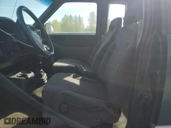 ✅ 1996 Chevrolet S-10 LS • VIN: 1GCCS1944T8170225 • Лот: 52858495. Опубликован ранее на Copart с пробегом 264 901 миль. Бесплатный доступ к архиву аукционных продаж из США и подробный отчёт об истории автомобиля на DreamBid. Изображение 7.