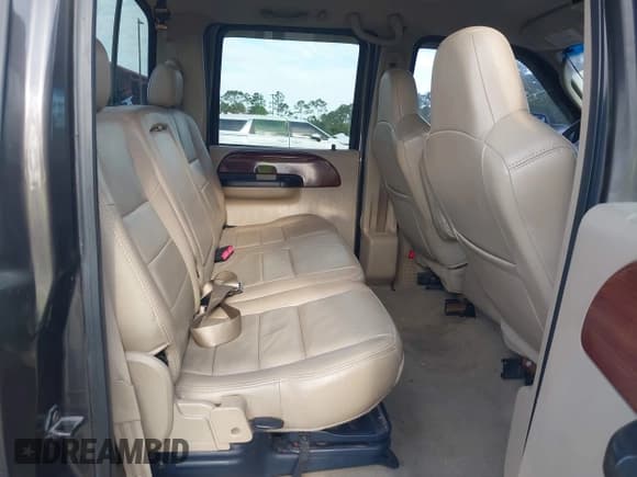 ✅ 2005 Ford F-250 XL • VIN: 1FTSW21P55EB83730 • Лот: 42161173. Опубликован ранее на IAAI с пробегом 179 708 миль. Бесплатный доступ к архиву аукционных продаж из США и подробный отчёт об истории автомобиля на DreamBid. Изображение 8.