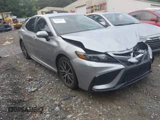 2023 Toyota Camry SE с VIN 4T1G11AK2PU829555, выставлен на аукционе IAAI как лот 43047642 с пробегом 25 983 миль миль и . История ставок и продаж доступна на DreamBid. Изображение 1.