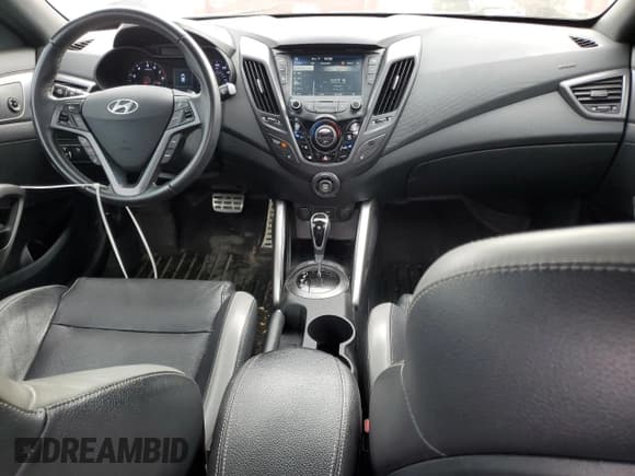 ✅ 2016 Hyundai Veloster Turbo • VIN: KMHTC6AE8GU302474 • Lot: 57508245. Wystawiony na Copart z przebiegiem 71 450 mil. Bezpłatny archiwum sprzedaży aukcyjnych z USA i szczegółowy raport historii pojazdu na DreamBid. Zdjęcie 8.