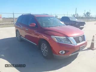✅ 2014 Nissan Pathfinder Platinum • VIN: 5N1AR2MN4EC660586 • Lot: 43671738. Wystawiony na IAAI z przebiegiem 156 052 mil. Bezpłatny archiwum sprzedaży aukcyjnych z USA i szczegółowy raport historii pojazdu na DreamBid. Zdjęcie 1.
