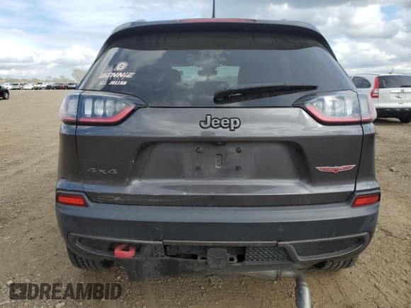 ✅ 2019 Jeep Cherokee Trailhawk • VIN: 1C4PJMBX9KD426116 • Lot: 81736245. Wystawiony na Copart z przebiegiem 98 997 mil. Bezpłatny archiwum sprzedaży aukcyjnych z USA i szczegółowy raport historii pojazdu na DreamBid. Zdjęcie 6.