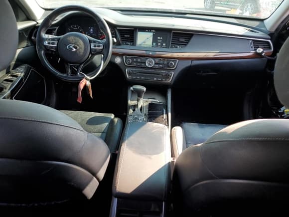 ✅ 2017 Kia Cadenza Premium • VIN: KNALC4J12H5090489 • Lot: 69337834. Wystawiony na Copart z przebiegiem 87 111 mil. Bezpłatny archiwum sprzedaży aukcyjnych z USA i szczegółowy raport historii pojazdu na DreamBid. Zdjęcie 8.