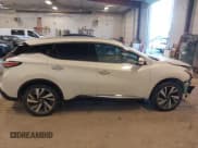 ✅ 2018 Nissan Murano SL • VIN: 5N1AZ2MH2JN175534 • Lot: 43672344. Wystawiony na IAAI z przebiegiem 107 768 mil. Bezpłatny archiwum sprzedaży aukcyjnych z USA i szczegółowy raport historii pojazdu na DreamBid. Zdjęcie 13.