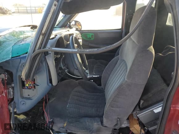 ✅ 1998 Chevrolet S-10 LS • VIN: 1GCCS19X4W8121153 • Лот: 79989884. Опубликован ранее на Copart с пробегом Не указан. Бесплатный доступ к архиву аукционных продаж из США и подробный отчёт об истории автомобиля на DreamBid. Изображение 7.