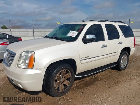 ✅ 2008 GMC Yukon SLT 4SB • VIN: 1GKFC13068R188442 • Lot: 43737811. Wystawiony na IAAI z przebiegiem 190 576 mil. Bezpłatny archiwum sprzedaży aukcyjnych z USA i szczegółowy raport historii pojazdu na DreamBid. Zdjęcie 2.