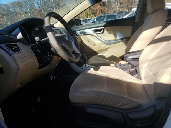 ✅ 2012 Hyundai Elantra Limited • VIN: 5NPDH4AE0CH116351 • Lot: 92829795. Listed on Copart with 194,825 mi. Free auction sales archive from the USA and detailed vehicle history report at DreamBid. Image 7.