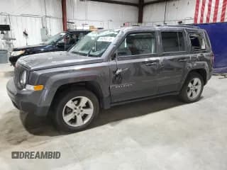 ✅ 2017 Jeep Patriot Latitude • VIN: 1C4NJPFA8HD115431 • Lot: 59283295. Wystawiony na Copart z przebiegiem 105 813 mil. Bezpłatny archiwum sprzedaży aukcyjnych z USA i szczegółowy raport historii pojazdu na DreamBid. Zdjęcie 1.
