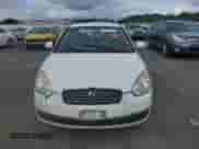 ✅ 2010 Hyundai Accent GLS • VIN: KMHCN4AC5AU488754 • Lot: 72279794. Wystawiony na Copart z przebiegiem 61 864 mil mil. Skorzystaj z bezpłatnego archiwum sprzedaży aukcyjnych z USA i zobacz szczegółowy raport historii pojazdu na DreamBid. Zdjęcie 5.