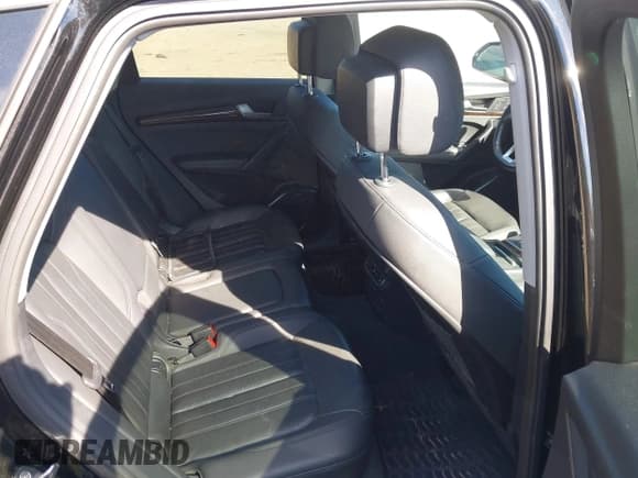 ✅ 2020 Audi Q5 Premium Plus • VIN: WA1BNAFY9L2058818 • Lot: 43354232. Wystawiony na IAAI z przebiegiem 116 604 mil. Bezpłatny archiwum sprzedaży aukcyjnych z USA i szczegółowy raport historii pojazdu na DreamBid. Zdjęcie 8.