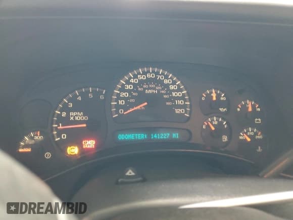 ✅ 2005 Chevrolet Silverado 2500HD Work Truck • VIN: 1GCHK24U65E335229 • Lot: 69872675. Wystawiony na Copart z przebiegiem 141 227 mil. Bezpłatny archiwum sprzedaży aukcyjnych z USA i szczegółowy raport historii pojazdu na DreamBid. Zdjęcie 9.