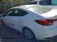 2019 Hyundai Elantra SE z VIN 5NPD74LF9KH425730, wystawiony jako IAAI lot #43339424 z przebiegiem 173 123 mil mil oraz . Historia ofert i sprzedaży dostępna na DreamBid. Obrazek 14.