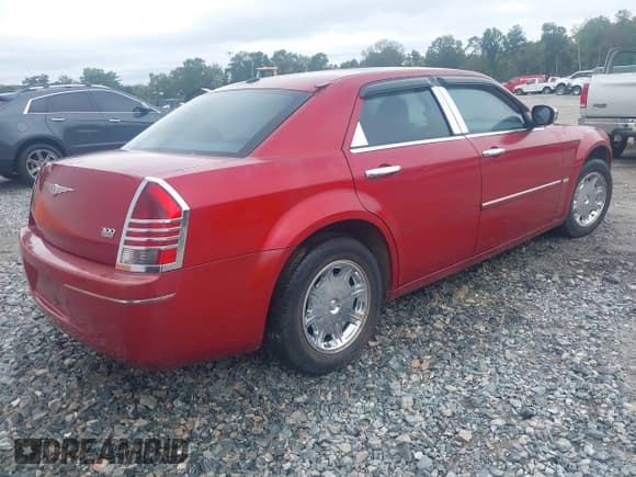 ✅ 2007 Chrysler 300 Limited • VIN: 2C3LA53G37H692880 • Lot: 43389606. Listed on IAAI with 203,292 mi. Free auction sales archive from the USA and detailed vehicle history report at DreamBid. Image 4.