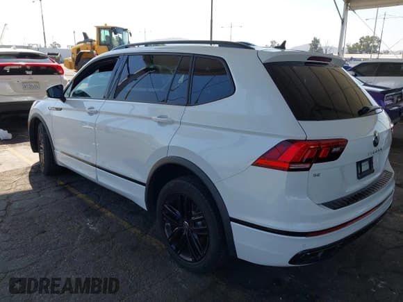 ✅ 2022 Volkswagen Tiguan SE R-Line Black • VIN: 3VVCB7AX5NM097262 • Lot: 43063068. Wystawiony na IAAI z przebiegiem 47 594 mil. Bezpłatny archiwum sprzedaży aukcyjnych z USA i szczegółowy raport historii pojazdu na DreamBid. Zdjęcie 3.