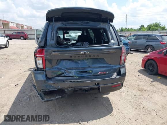 ✅ 2021 Chevrolet Suburban RST • VIN: 1GNSCEKD5MR228825 • Lot: 42916245. Wystawiony na IAAI z przebiegiem 52 657 mil. Bezpłatny archiwum sprzedaży aukcyjnych z USA i szczegółowy raport historii pojazdu na DreamBid. Zdjęcie 16.