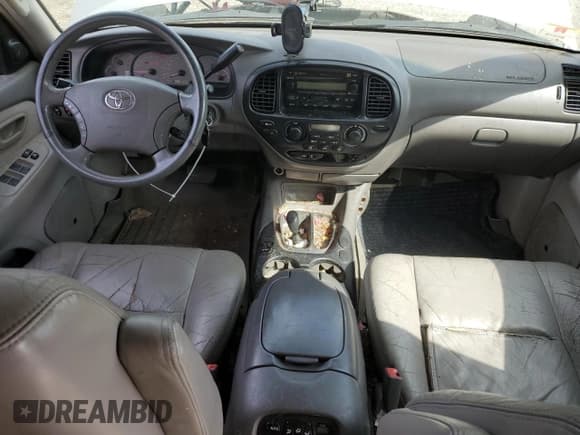 ✅ 2004 Toyota Sequoia SR5 • VIN: 5TDBT44A34S233464 • Лот: 71928165. Опубликован ранее на Copart с пробегом 287 258 миль. Бесплатный доступ к архиву аукционных продаж из США и подробный отчёт об истории автомобиля на DreamBid. Изображение 8.